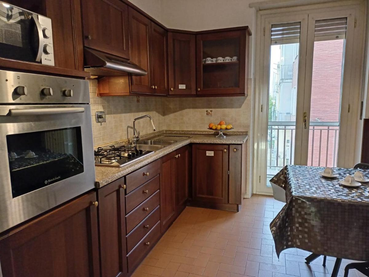 Casa Caty Lägenhet Pinerolo Exteriör bild