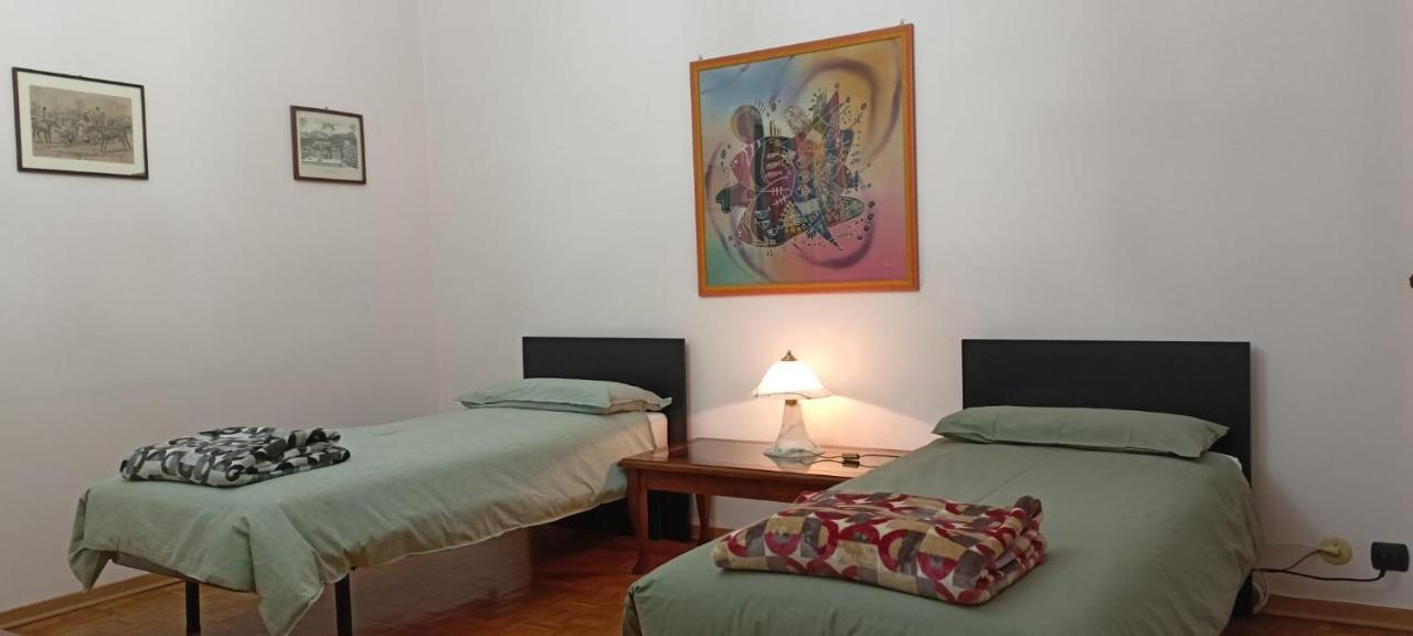 Casa Caty Lägenhet Pinerolo Exteriör bild